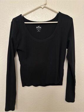 Hollister BLACK Long-Sleeve Scoop Neck Ribbed Top